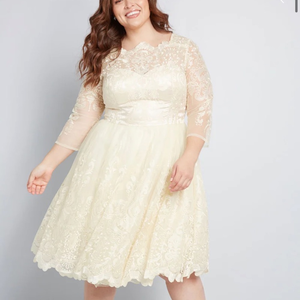Gilded Grace Lace Dress by Chi Chi London NWT UK Size 16